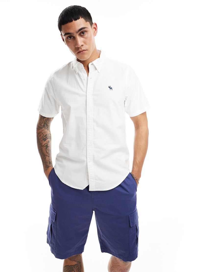 Abercrombie & Fitch Icon Logo Short Sleeve Oxford Shirt In White